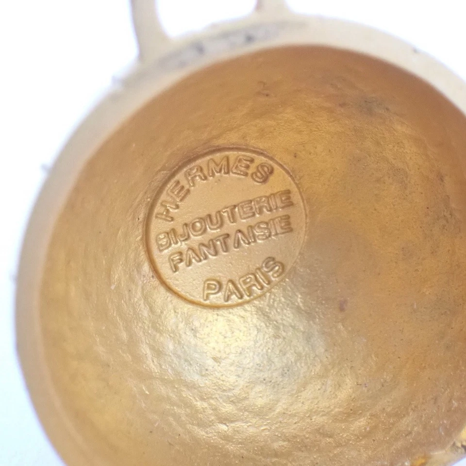 Estuche para pastillas Hermès Zodiac herrajes dorados, usado, 7,9 pulgadas de largo, 1,1x1,3x1,1 pulgadas Foto 3 de 4