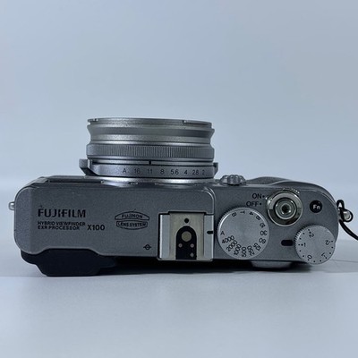 Fujifilm X100 APS-C Digital Camera 12.3MP 4x Optical Zoom