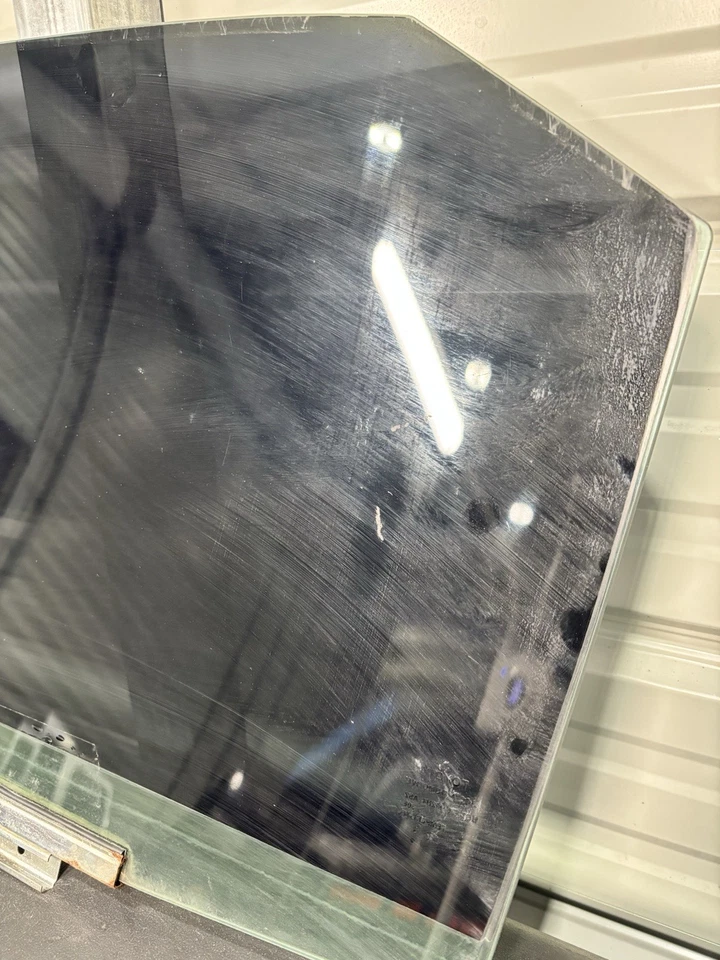 Janela de vidro traseira direita do passageiro Toyota Camry 2015-2017 68103-06260 - Imagem 4 de 4