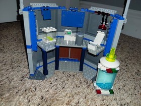 LEGO 4981 SpongeBob The Chum Bucket 