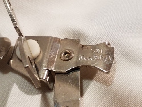 Ekco Miracle Roll 881 Compact Stainless Steel Manual Can/ Bottle Opener Vintage - Picture 2 of 8