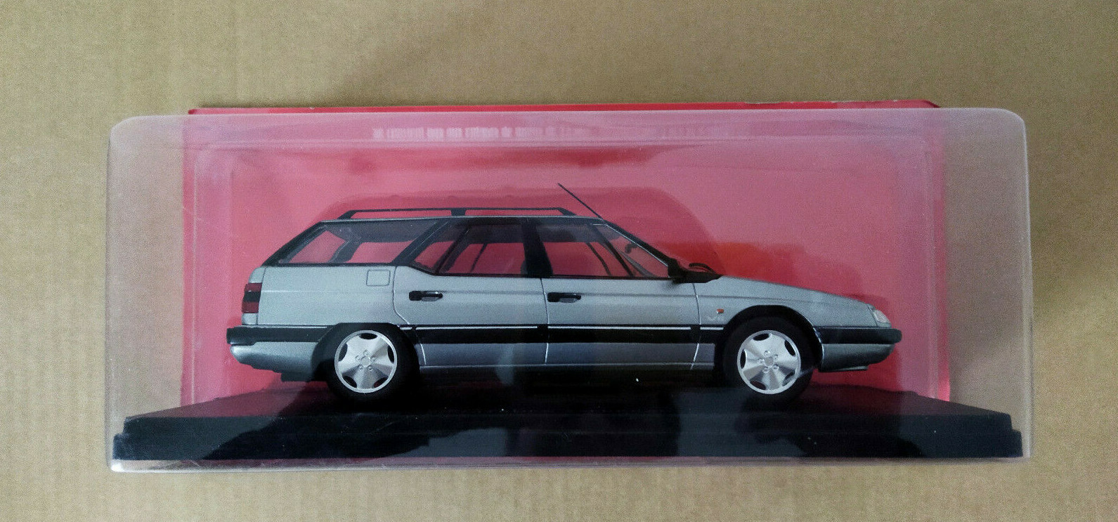 Citroën XM Break miniature 1/24 Hachette véhicule de collection en métal neuf