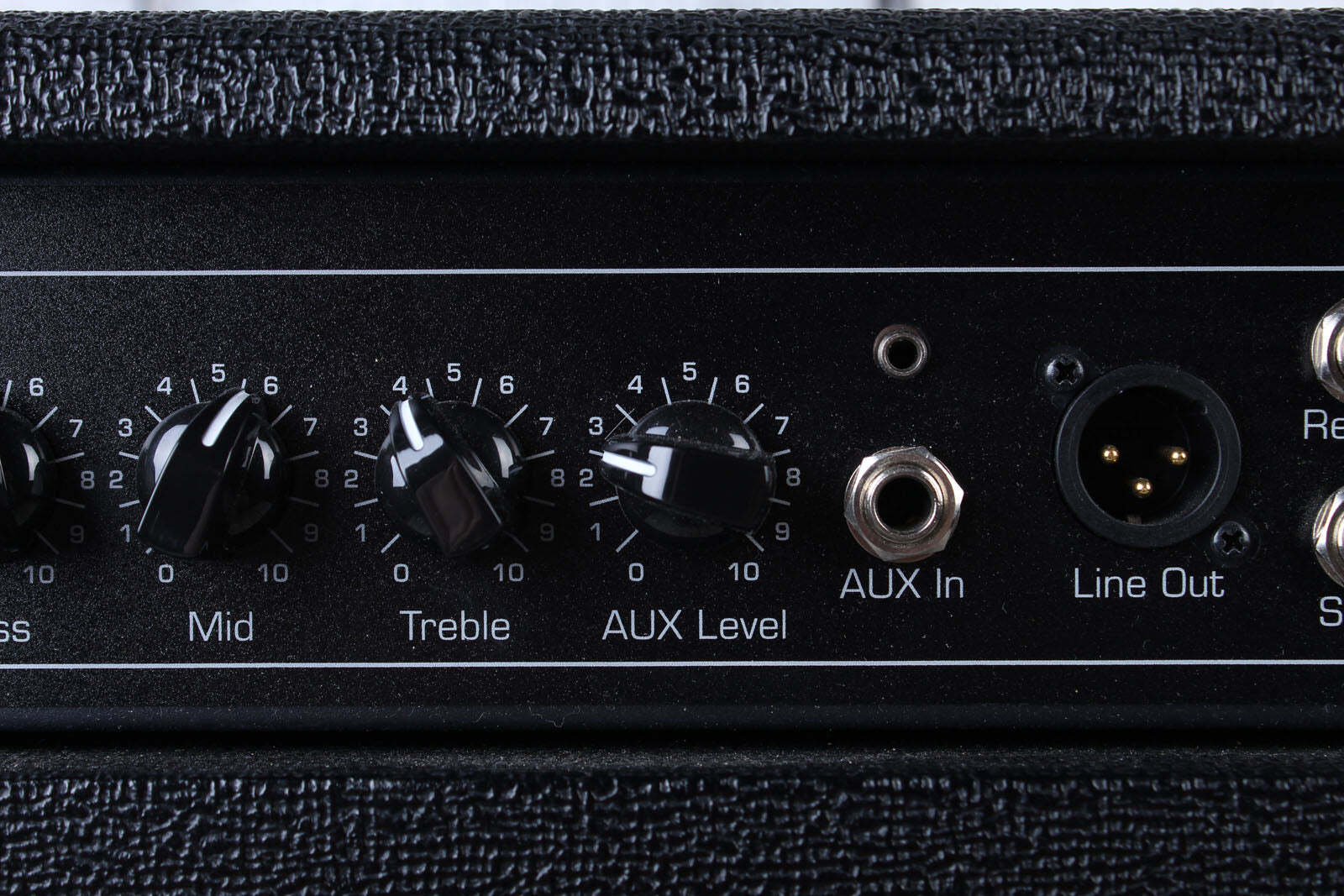 Ampeg BA115v2 Electric Bass Guitar Amplifier 150 Watt 1x15 Bass Combo