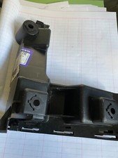OLVO V70 2.4 D5 136kW 07 RHD / REAR RIGHT SIDE BUMPER HOLDER BRACKET / 30678651
