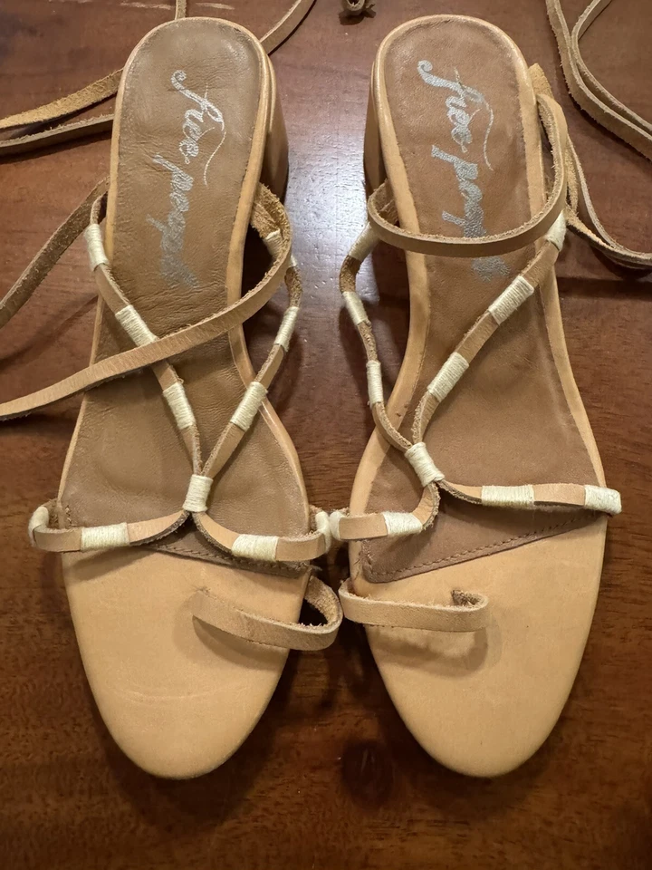 Hermosa mujer Free People con cordones de cuero natural talla 36 (US 5.5) Foto 2 de 4