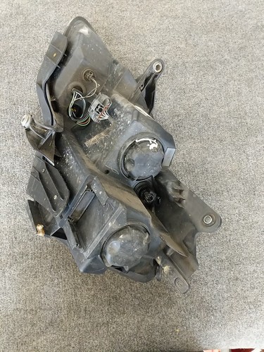 2007 GMC ACADIA PASSENGER SIDE HEADLIGHT LENS FADED C-PICS RH - Picture 6 of 9