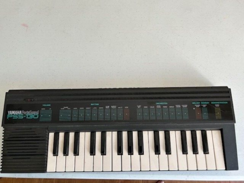 Yamaha PSS-130 Electronic Keyboard - Black - Tested / Working - Picture 1 of 6