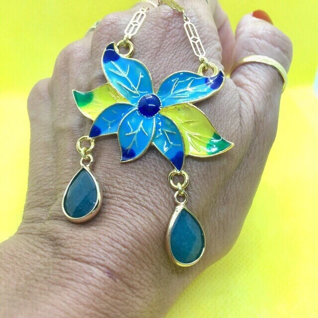 Collana Con Pietre E Fiore Orchidea Smalto Verde Giallo Blu - Immagine 3 di 4