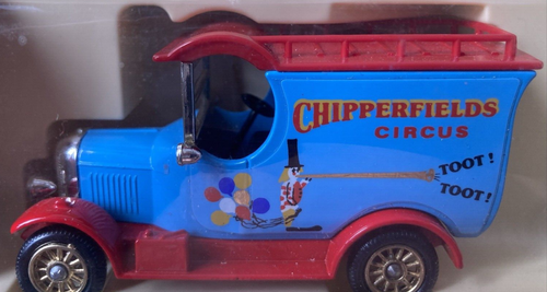 LLEDO NUMBERED LIMITED EDITION BULLNOSE MORRIS VAN - CHIPPERFIELDS CIRCUS - NIB - Picture 2 of 3