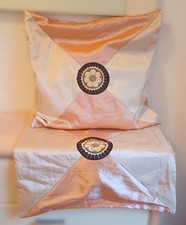 2 Deko-Kissenbezüge aus Thailand Thai Silk Seide 45x45 cm Stickerei Handarbeit