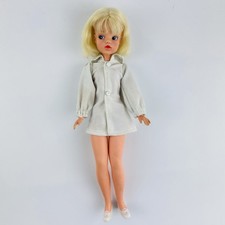 Sindy doll vintage Pedigree 1970s Trendy blonde Cute Haircut
