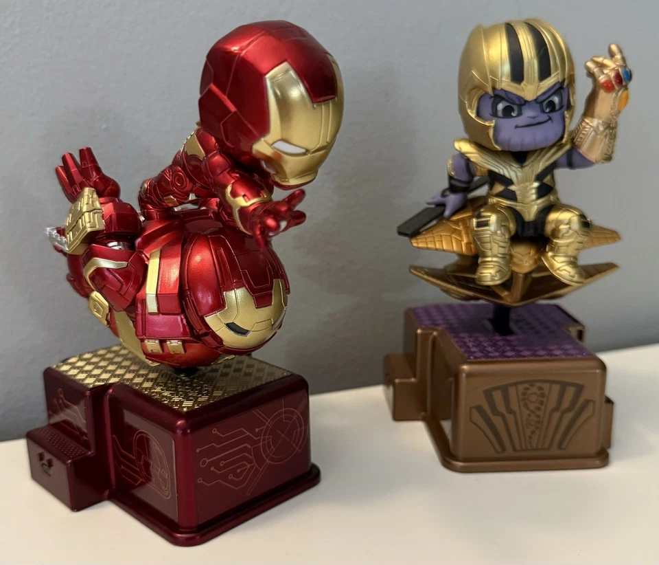 Marvel HOT TOYS Avengers Iron Man y Thanos CosRider Set Foto 2 de 4