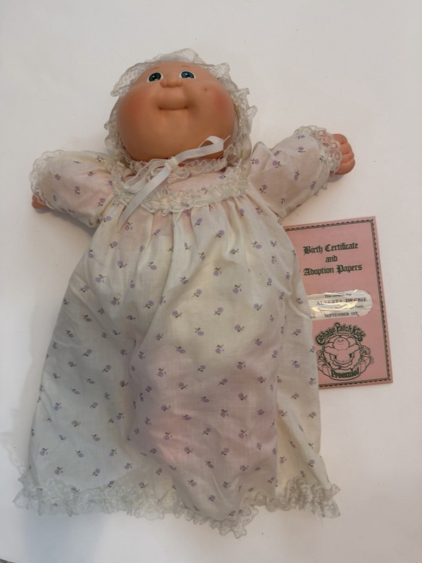 Cabbage Kids Preemie, Tuft Of Blonde Hair, Green Eyes, Adoption Papers