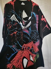CAMISETA VENOM SPIDERMAN ON A SHAKA PESO PESADO TEÑIDA CON GRANA Estampado Jumbo "MODERNA"