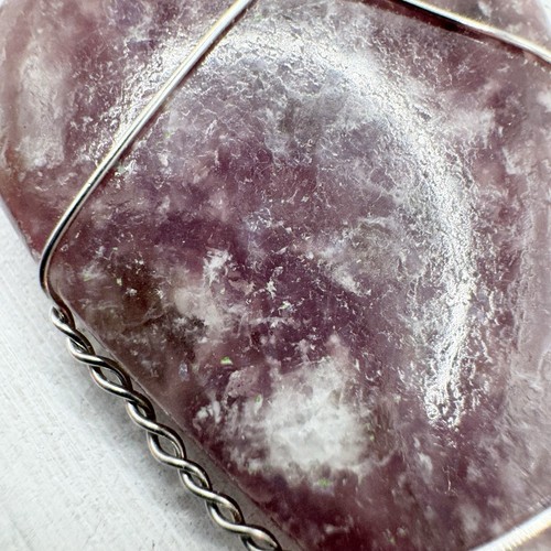 Collana con ciondolo a goccia avvolto in filo di pietra viola lepidolite bohemien 18" - Foto 4 di 10