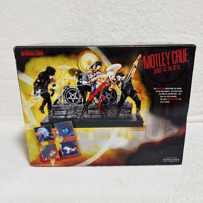 MCFARLANE TOYS MOTLEY CRUE SHOUT AT THE DEVIL DELUXE STAGE SET BOX
