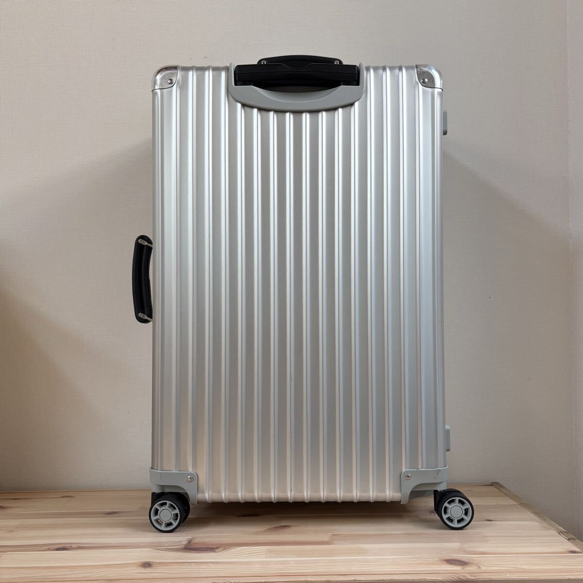 Rimowa Classic Check-In M Lufthansa 61L Silver 4 wheels Carry Case