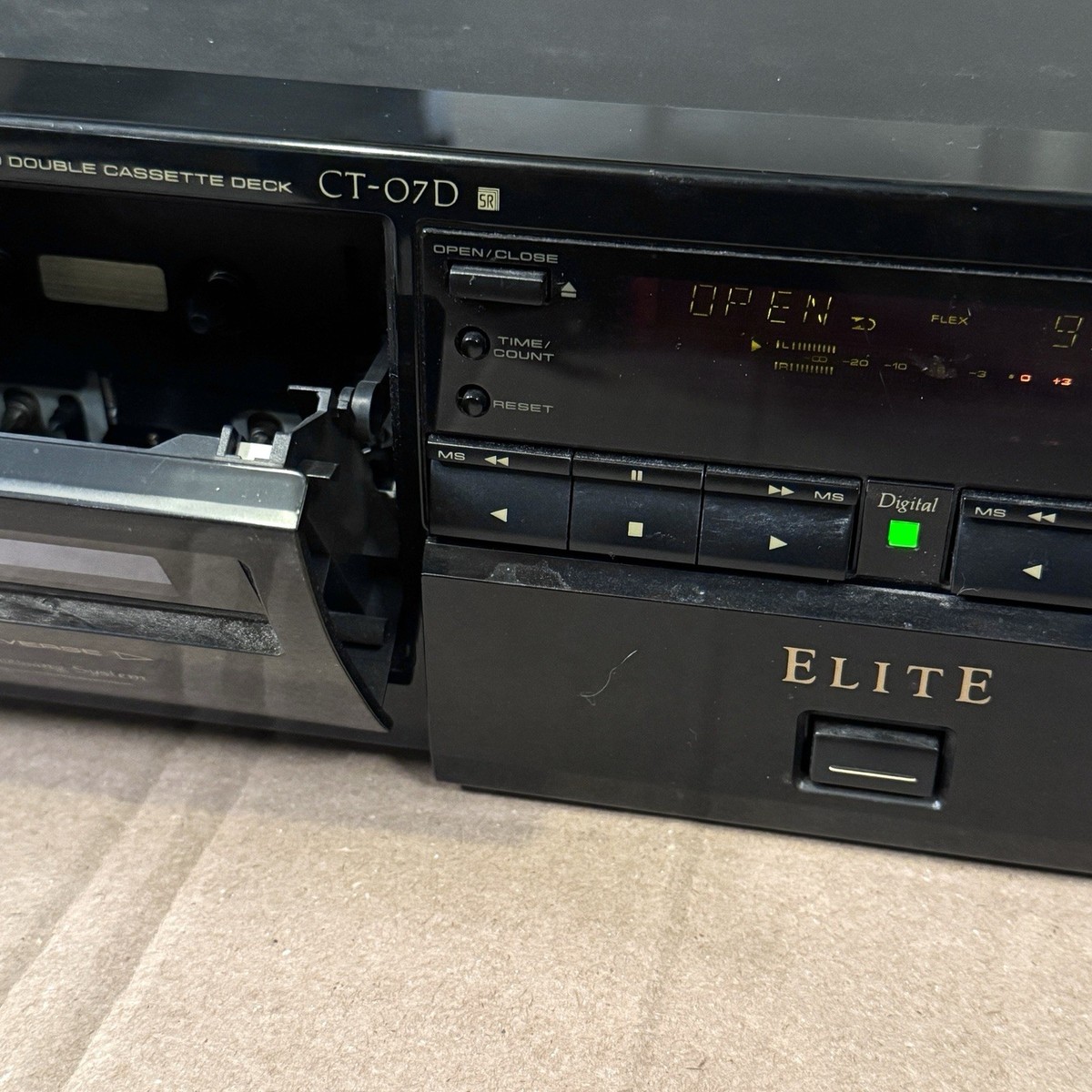 Pioneer Elite CT-07D Stereo Double Cassette Deck Powers On Works