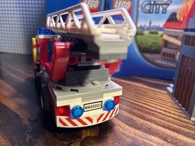 Lego city fire 60003  Fire Emergency  99% complete w/box and manuals READ