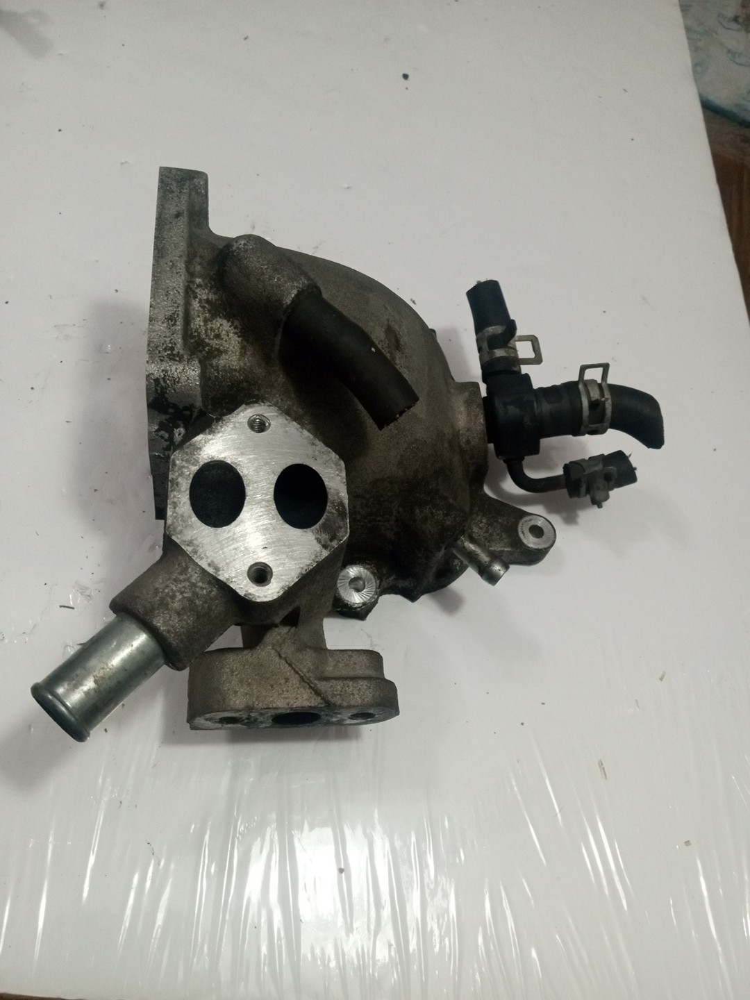 XL3E-9P697-AA Ford  Throttle Body Spacer Elbow Assembly 