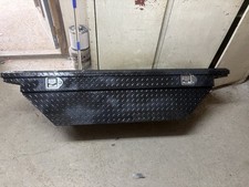 Used Mid Size Truck Tool Box .. Like New .no Leaks And Has Key 