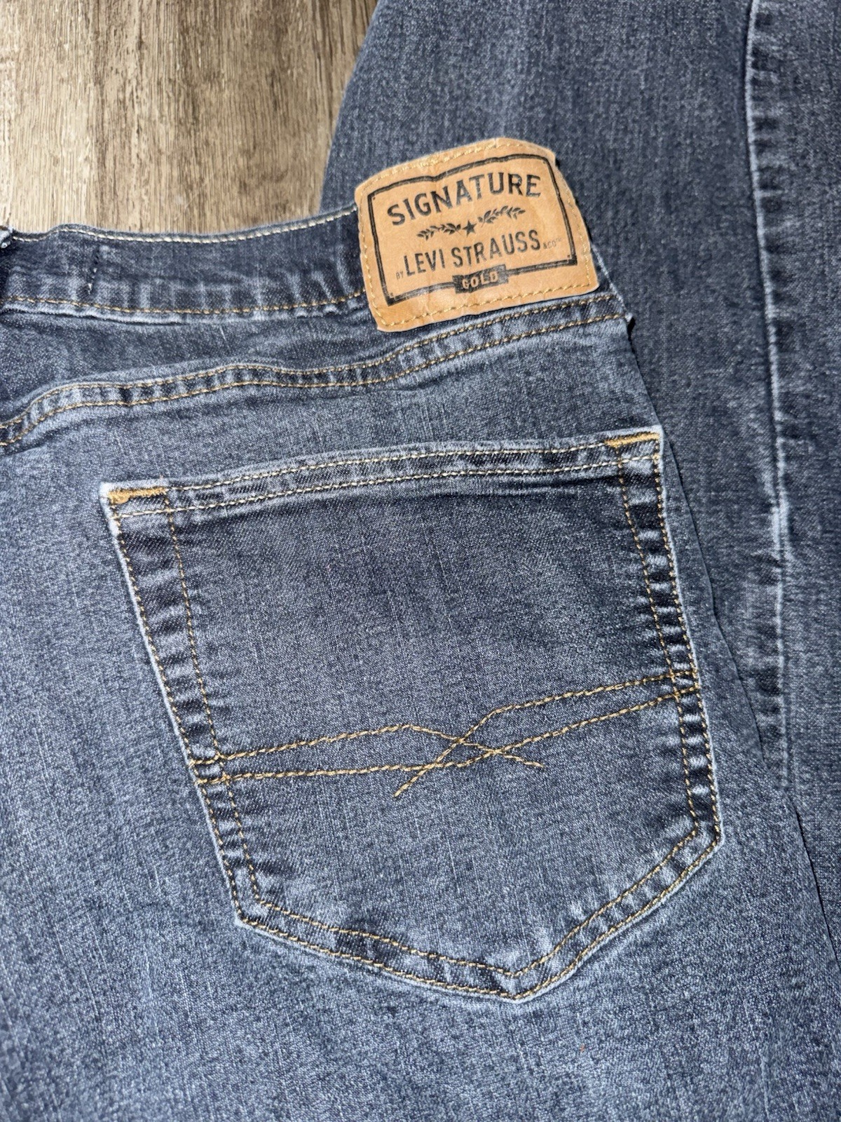 Signature By Levi Strauss Men’s Regular Fit Jeans Size 34x30 thumbnail 8