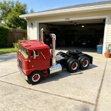 Cabezal de camión semi tractor Mack F700 1/64 rojo fundido a presión modelo de aleación coleccionable