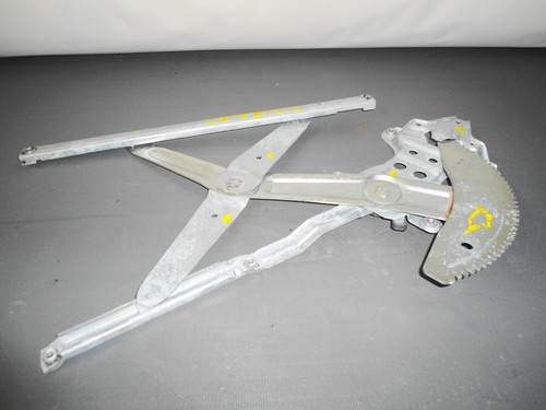 1998,1999, 2000,2001,2002,TOYOTA,COROLLA ,RIGHT FRONT REGULATOR W/O MOTOR - Picture 4 of 6