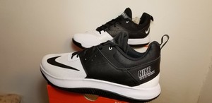 nike flyby low 2 black and white