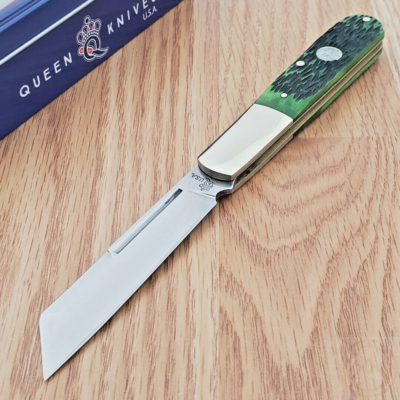 Queen Barlow Green Peachseed Jigged Handle 1095HC Steel Pocket
