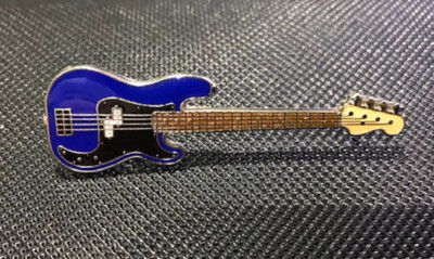 FENDER BASS GUITAR BLUE ENAMEL PIN BADGE (PB96) A GREAT GIFT FOR MUSIC LOVERS