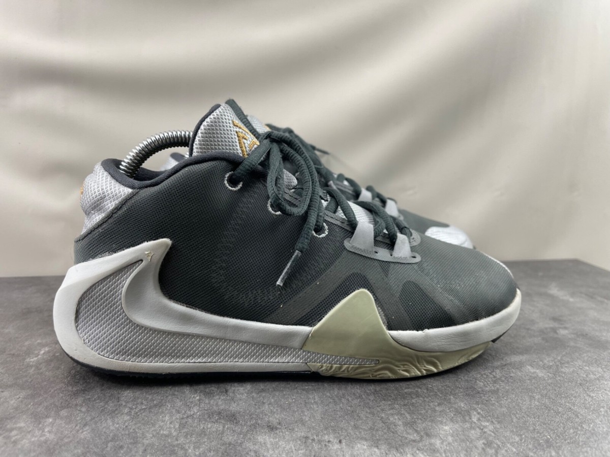 Nike SneakerYouth Big Kid Boy 7Y Freak 1 Basketball Shoes Smoke