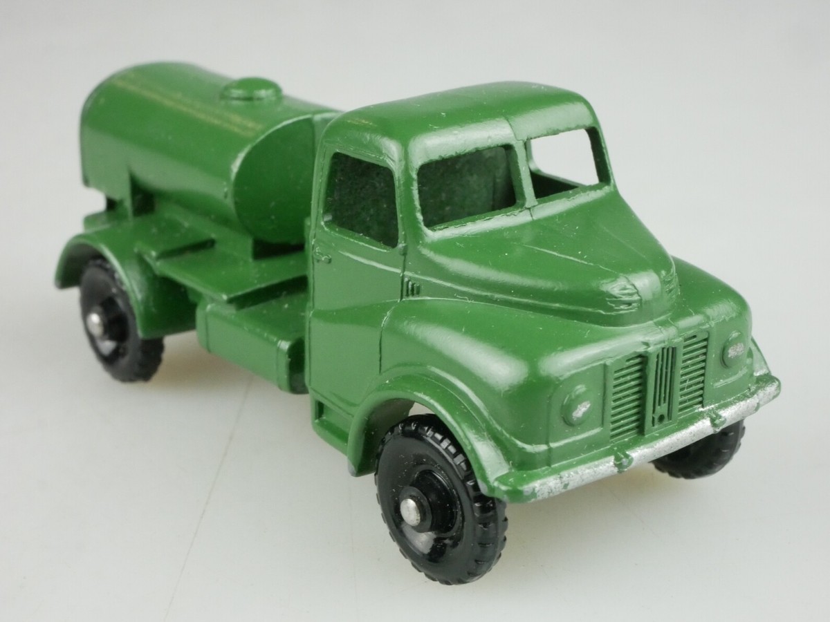 MATCHBOX 　No.71 Army Water Truck Matchbox 71a, Water Truck 200gal - Free Price Guide & Review