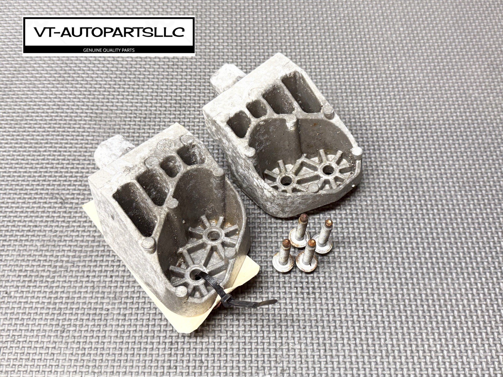 ⭐️2014-2024 MASERATI GHIBLI FRONT UPPER RADIATOR MOUNT SUPPORT BRACKET PAIR OEM