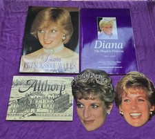 Princess Diana Memorabilia From Birth To Her Death - Books & Postcards