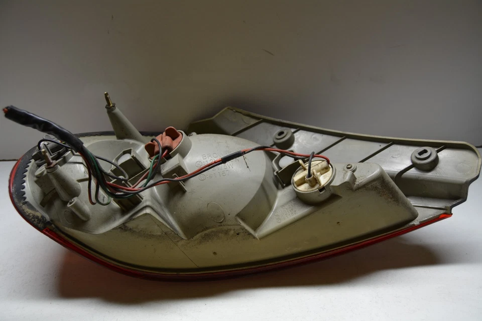 2001 - 2002 KIA SPECTRA REAR RIGHT PASSENGER SIDE TAILLIGHT LAMP OEM, 166-59345 - Image 3 of 4