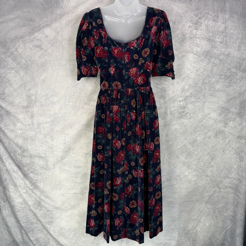 Vestido vintage anos 80 Laura Ashley floral veludo manga folhada tamanho 10 férias Cottagecore - Imagem 2 de 4