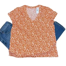 NWT LOFT Orange & White Leopard Print V-Neck Short Sleeve Tee - SIZE MEDIUM