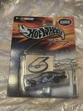 Mark Martin #6 Nascar Hotwheels Pfizer 2002 Ford Taurus 