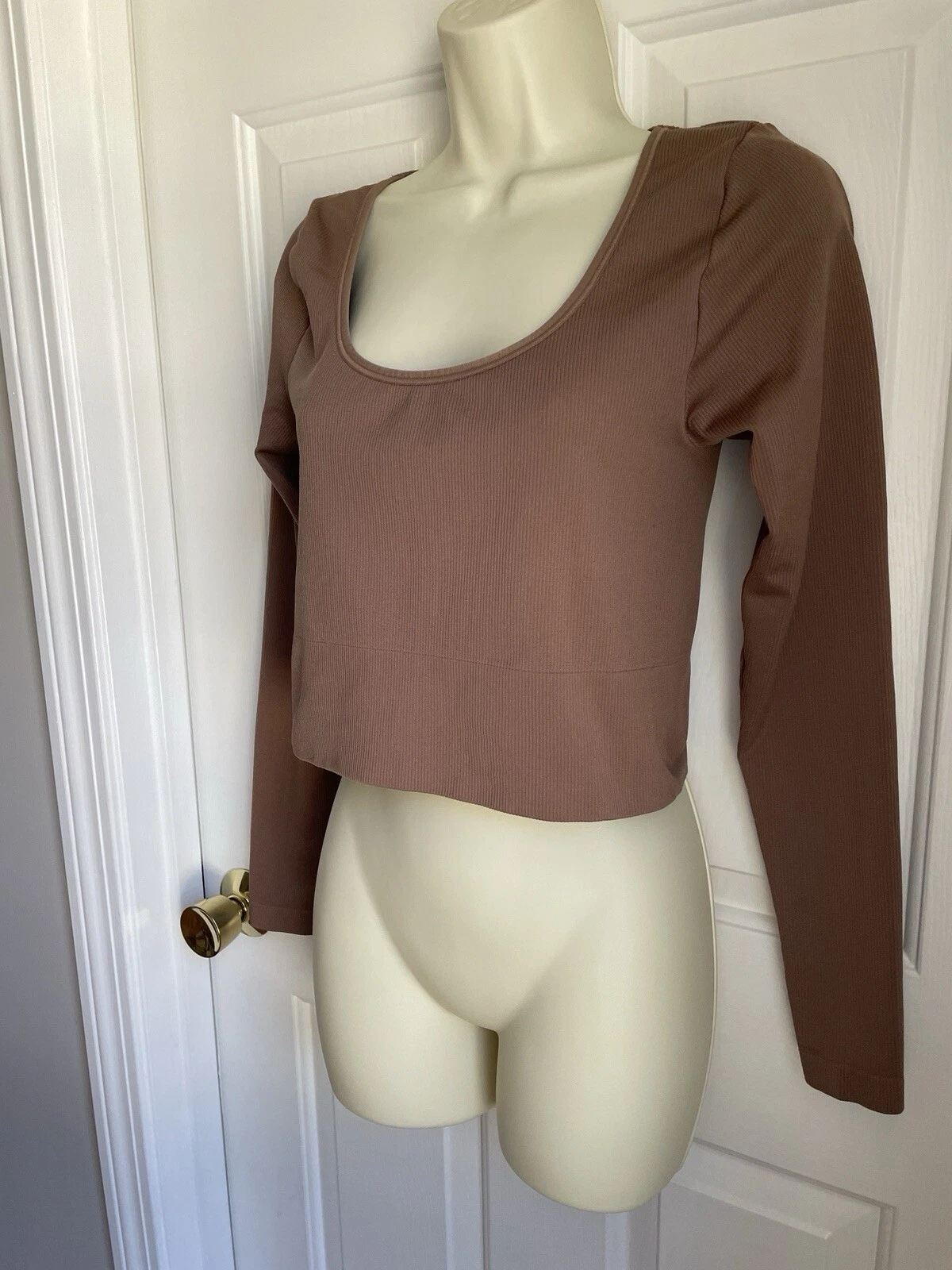 athleta aurora crop top seamless ribbed long sleeve shirt