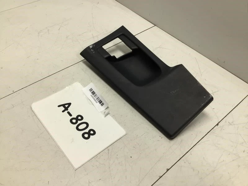 Jeep Liberty 2011 trasero derecho lado del pasajero interior manija de puerta bisel OEM+ Foto 2 de 4