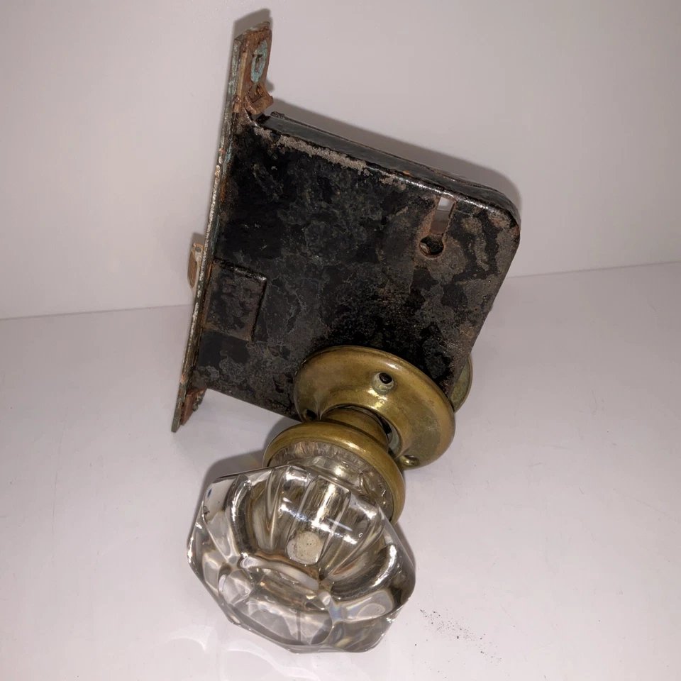 Antiguo juego de cerradura de puerta interior de latón y acero perilla de vidrio Foto 2 de 4