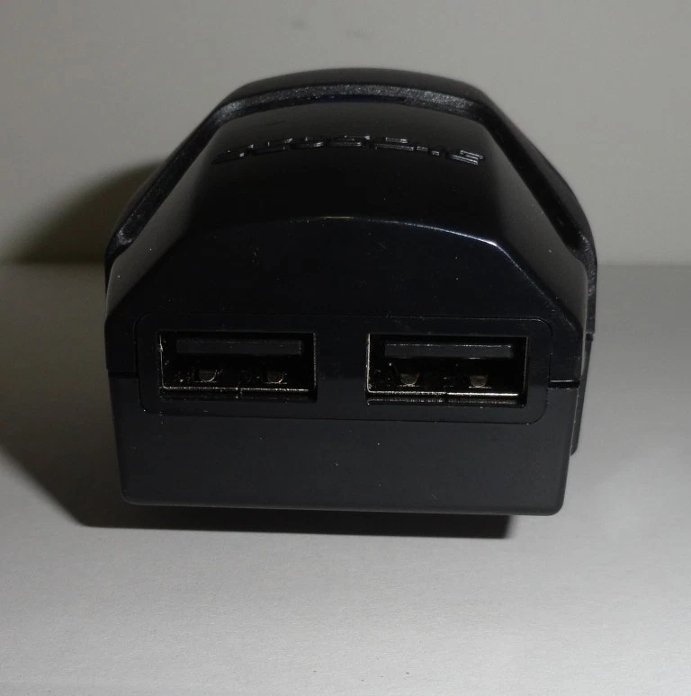 Cargador doméstico doble USB Scosche para GPS Foto 4 de 4