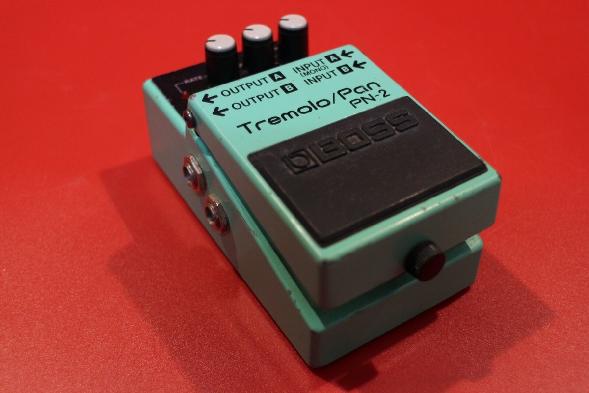 【廃盤/希少レア品】BOSS Tremolo/Pan PN-2 Boss Tremolo/Pan PN-2 Pedal (1990's) - YouTube