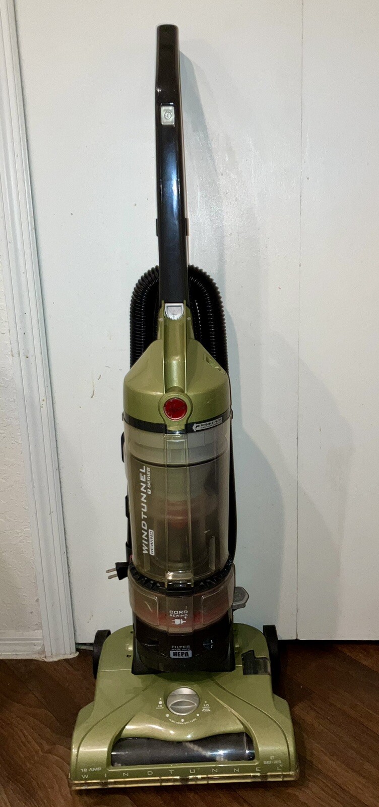 Hoover Windtunnel Upright T Series Vacuum Cleaner With New Belt / Model