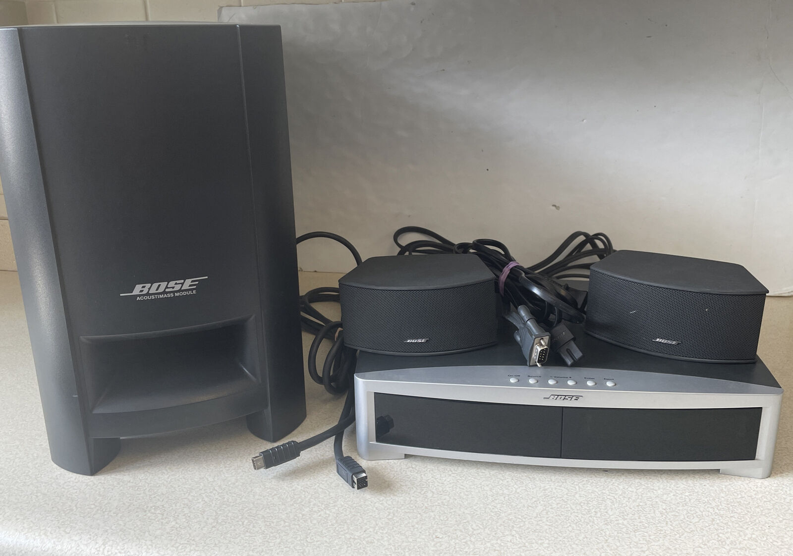 付属品画像に写っているものBOSE PS3-2-1 II Powered Speaker System