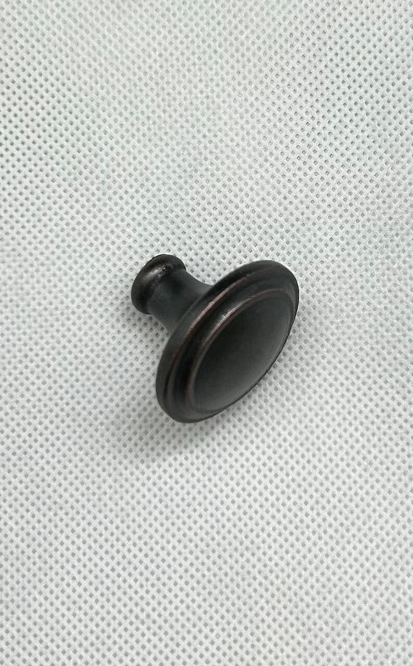 1-1/4" Simplicity Perilla Estatuaria Bronce Foto 2 de 2