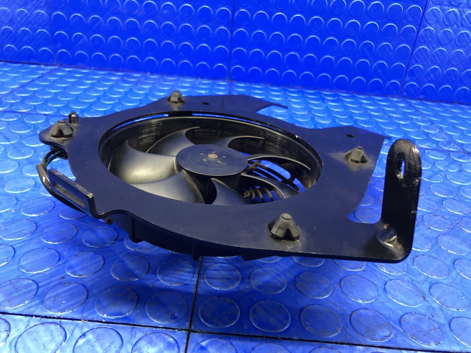 2014-2019 BMW I8 OEM REAR TRUNK MOUNTED ELECTRICAL FAN 17427639680