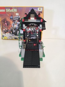 Lego 6089 Stone Tower Bridge - 100% Complete With Manual Box Plastic Tray & Bags