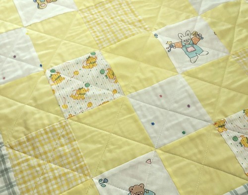 Edredón para bebé hecho a mano amarillo y verde bebé retazos cuna 40" x 40" NUEVO - Imagen 2 de 3